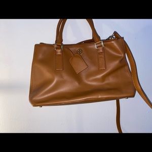 Tory Burch Robinson leather medium tan Crossbody bag